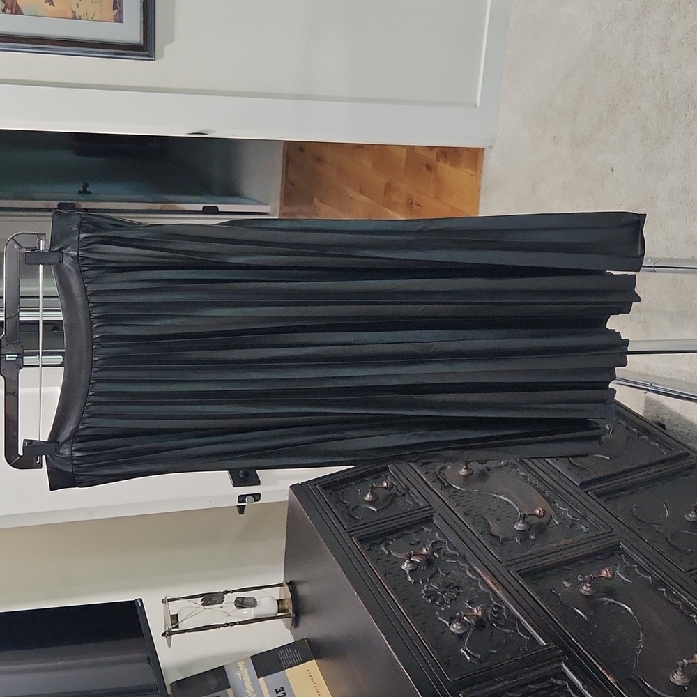 Chicos leather-look pleated skirt